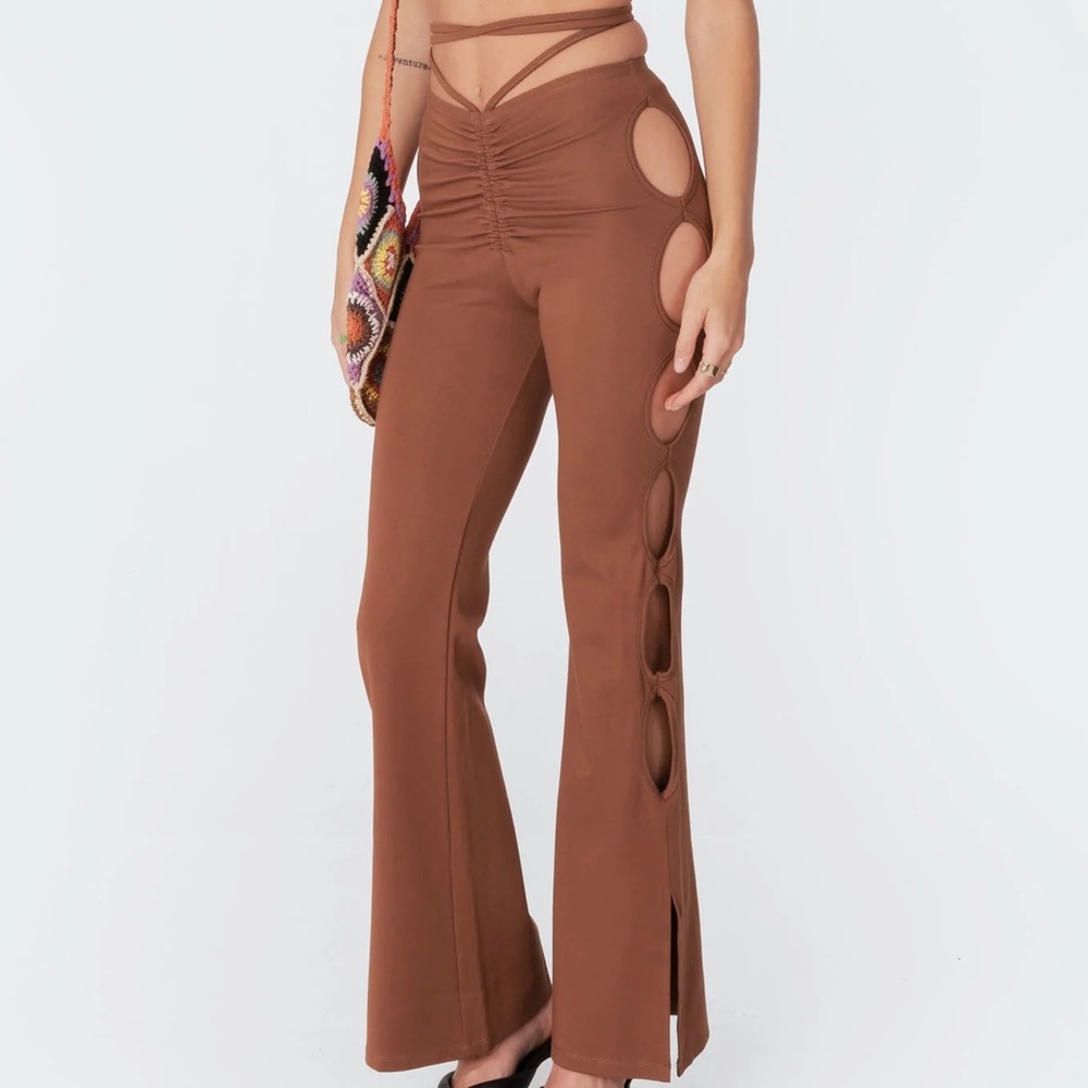 Flare cut out pants NWT Edikted